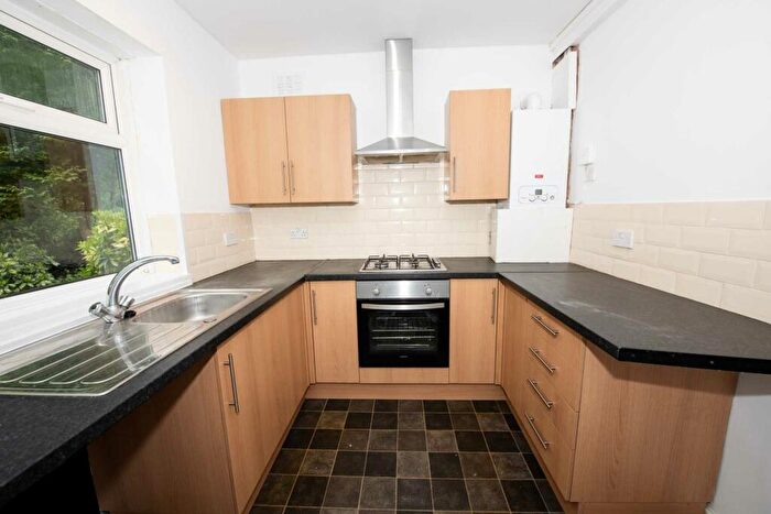 2 Bedroom Flat To Rent In Mountside Crescent, Manchester, M25