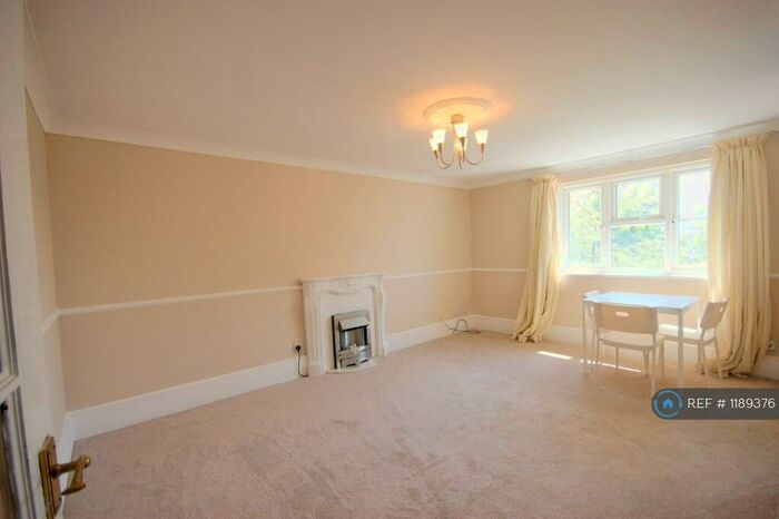 2 Bedroom Flat To Rent In Ruckholt Road, Leyton, E10