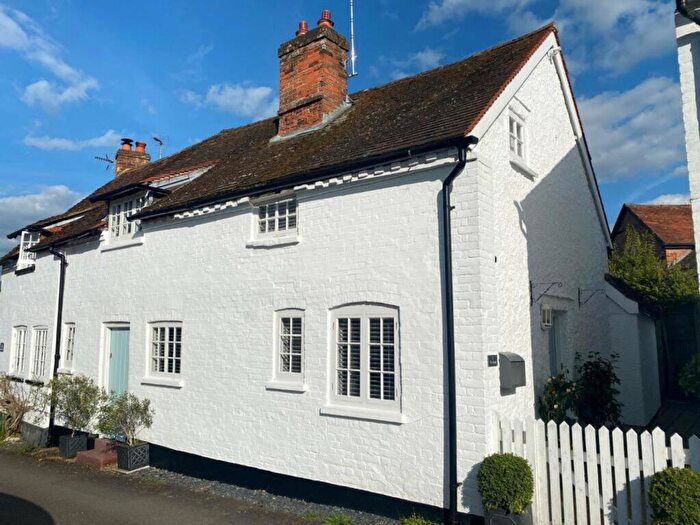 2 Bedroom Semi-Detached House For Sale In The Bury, Odiham, RG29