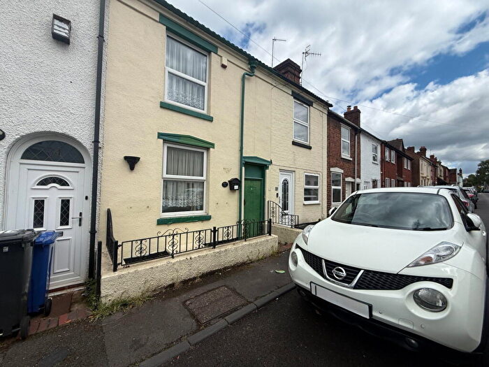 2 Bedroom Terraced House For Sale In Stewkins, Amblecote, West Midlands, DY8