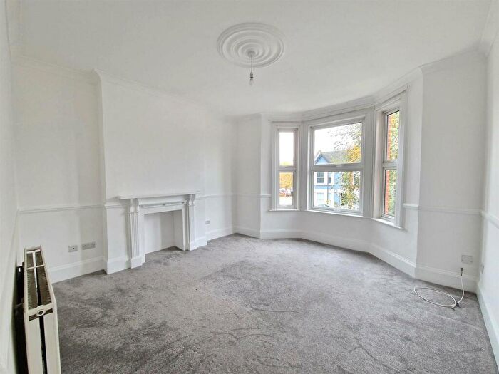 2 Bedroom Flat To Rent In Holland Road, Kensal Rise Borders, NW10