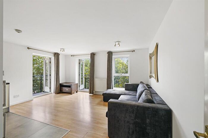 2 Bedroom Apartment To Rent In Cumberland House, Silvertown, E16