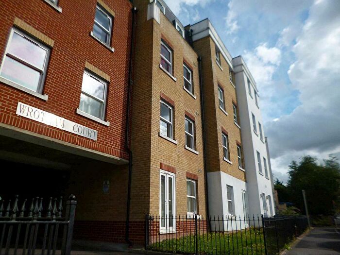 1 Bedroom Apartment To Rent In Wrotham Court, Wrotham Road, Gravesend, Kent, DA11
