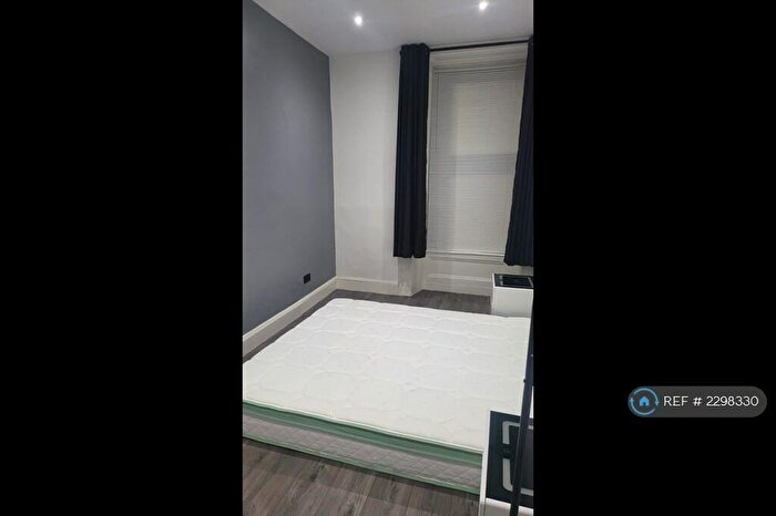 1 Bedroom Flat To Rent In High Street, Dumbarton, G82