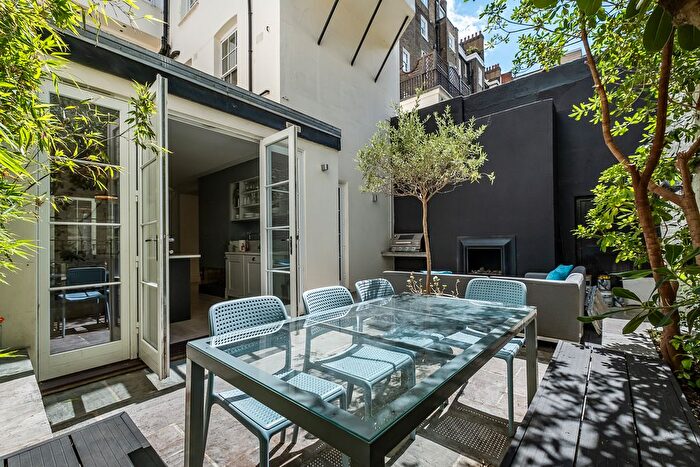3 Bedroom Flat For Sale In Warwick Square, London, SW1V