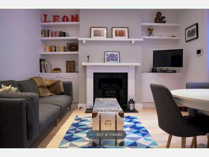 2 Bedroom Flat To Rent In Rostrevor Road, London, SW6