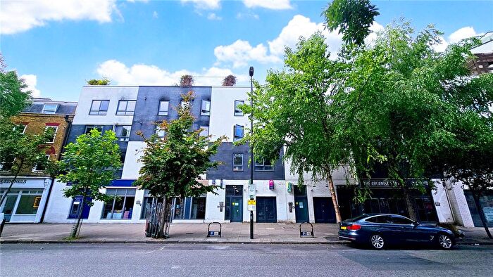 3 Bedroom Flat To Rent In Hackney Road, Shoreditch, E2