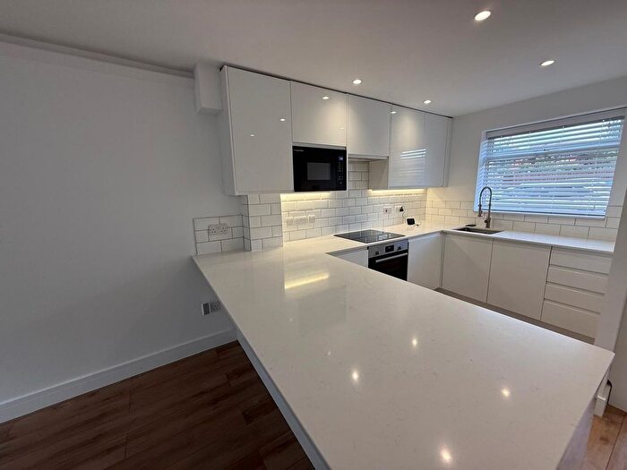 2 Bedroom Terraced House To Rent In Cranleigh Close, Cheshunt, EN7