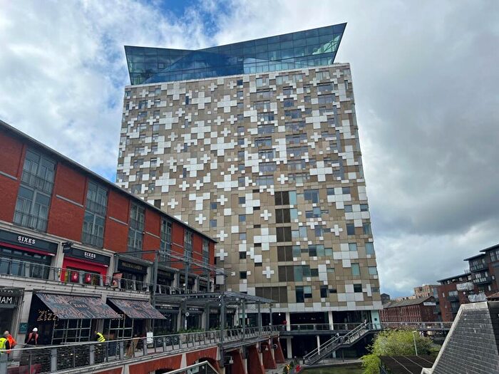 1 Bedroom Apartment For Sale In Apartment The Cube West, Wharfside Street, Birmingham, B1
