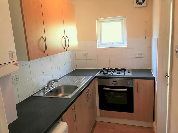 2 Bedroom Flat To Rent In Bedroom Ground Floor Flat, Riverdene Road, Ilford, IG1