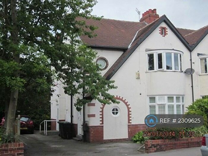 2 Bedroom Flat To Rent In Moor Grange View, Leeds, LS16