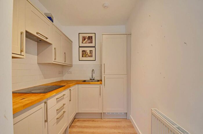 1 Bedroom Apartment To Rent In Royal York Crescent, Clifton, BS8