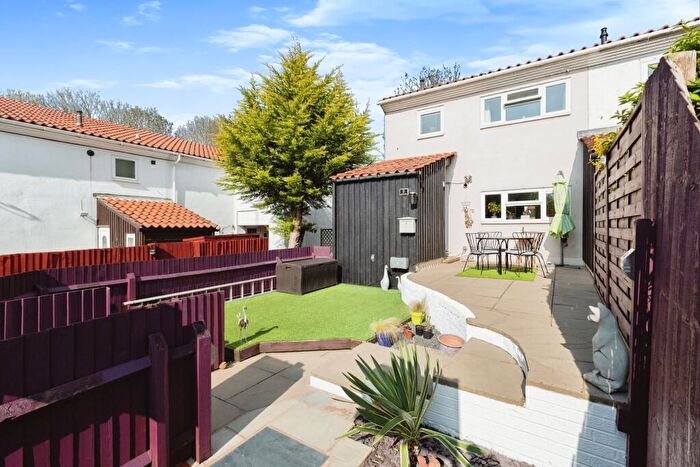 3 Bedroom Terraced House For Sale In Ellisgill Court, Milton Keynes, MK13
