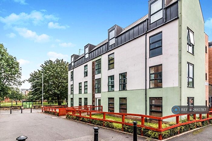 2 Bedroom Flat To Rent In Hollies Lane, Salford, M5