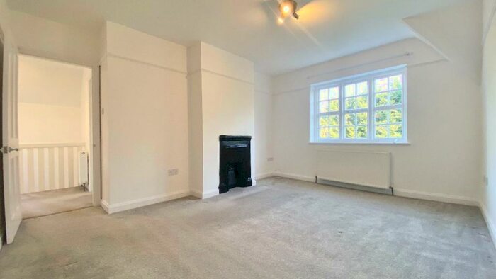 3 Bedroom Detached House To Rent In Asmuns Hill, London, NW11