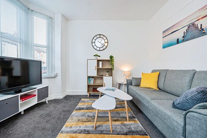 2 Bedroom End Terrace House For Sale In Fenlake Road, Bedford, MK42