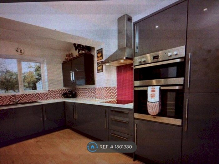 5 Bedroom Semi-Detached House To Rent In Malvern Terrace, Taunton, TA2