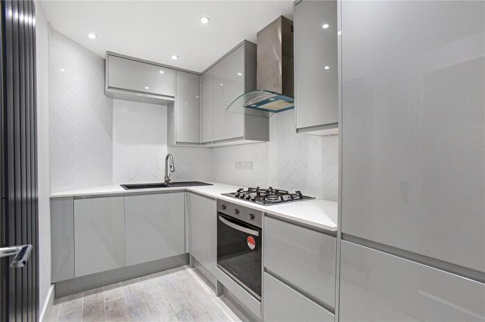 2 Bedroom Apartment To Rent In Green Street, London, E13