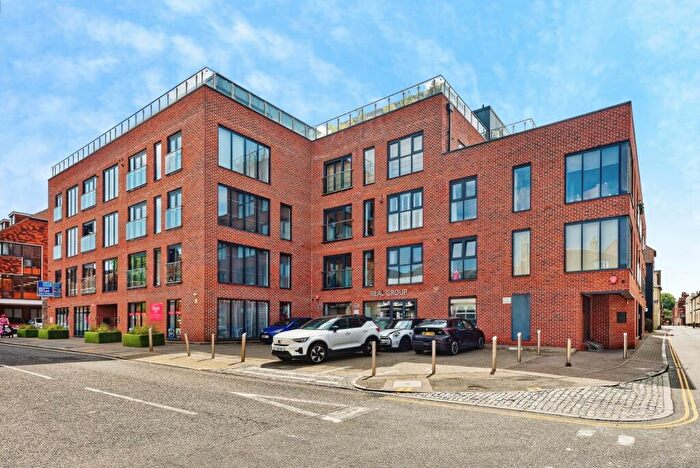 2 Bedroom Flat For Sale In Stour Street, Canterbury, Kent, CT1