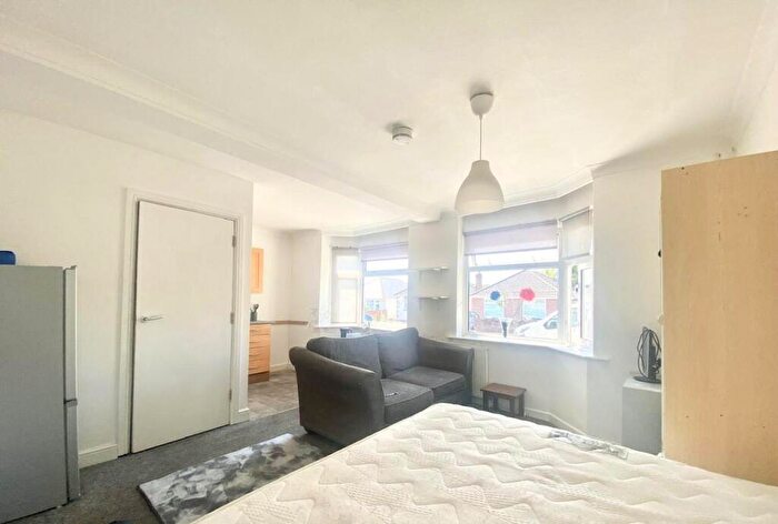 6 Bedroom House For Sale In Sunnyside Road, Poole, BH12