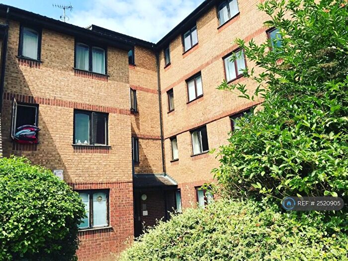 2 Bedroom Flat To Rent In Bridge Meadows, London, SE14