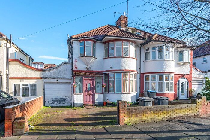 3 Bedroom Semi Detached House For Sale In Park Avenue North, Willesden Green, London, NW10