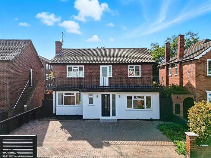 4 Bedroom Detached House To Rent In Cadmore Lane, Cheshunt, EN8