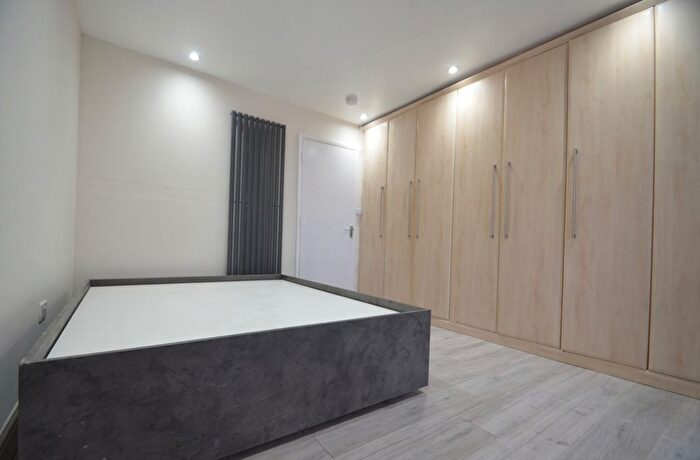 2 Bedroom Flat To Rent In Conway Road, Feltham, TW13