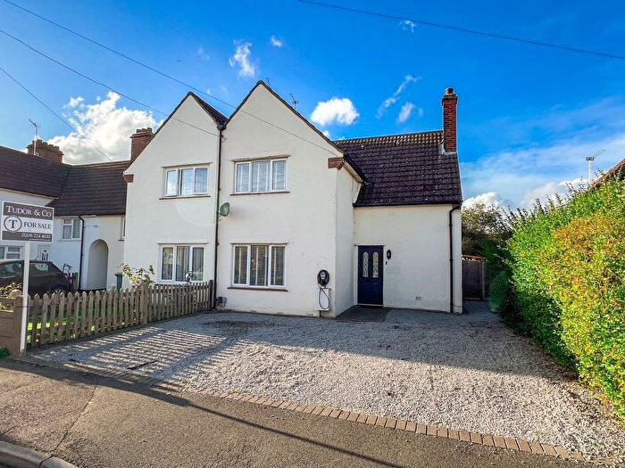 3 Bedroom Semi-detached House For Sale In Hurst Lane, East Molesey, KT8