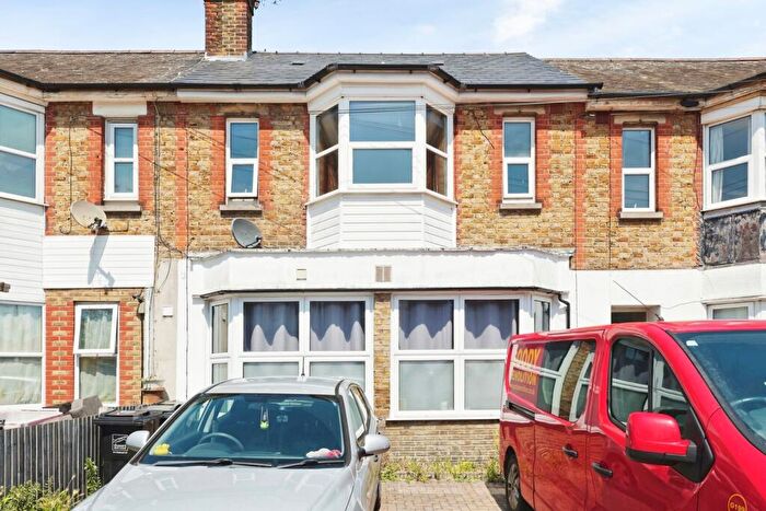 2 Bedroom Maisonette For Sale In St. Lukes Avenue, Ramsgate, Kent, CT11