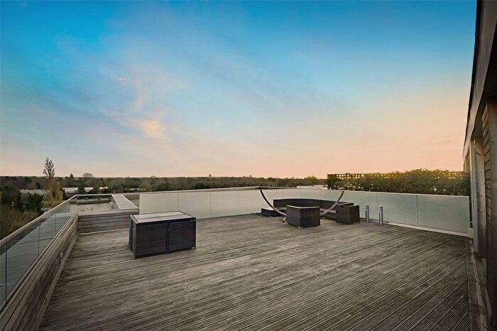 2 Bedroom Flat To Rent In Malthouse Court, High Street, Brentford, TW8