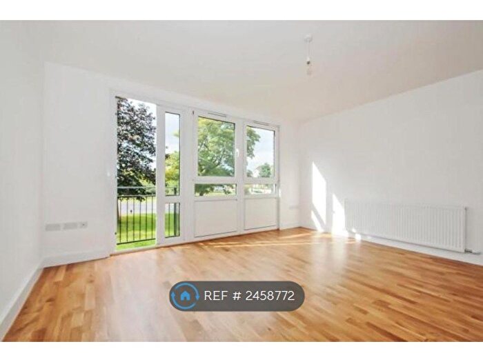 2 Bedroom Maisonette To Rent In Mandeville Close, London, SE3