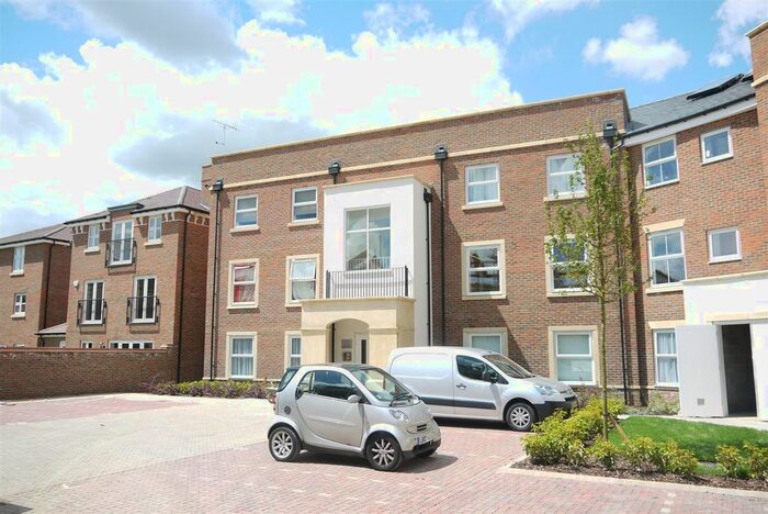 2 Bedroom Flat To Rent In Sentry House, Summer Gardens, Ickenham, UB10
