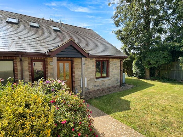 3 Bedroom Semi-Detached Bungalow For Sale In Brighstone, Isle Of Wight, PO30