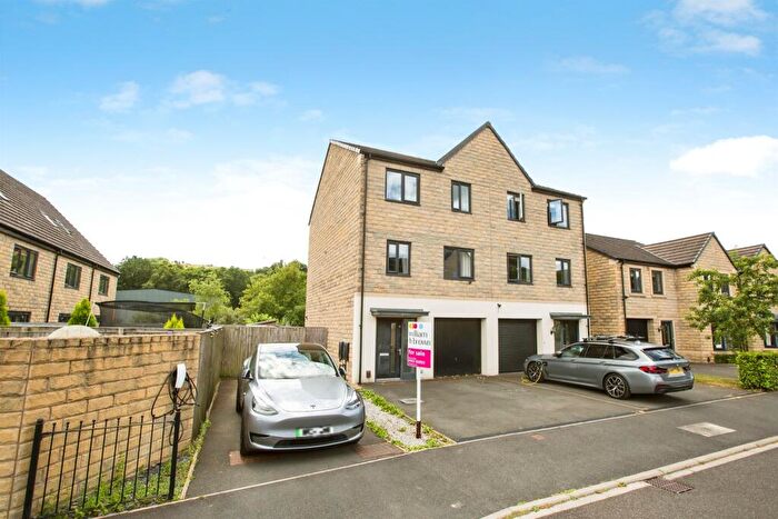4 Bedroom Semi-Detached House For Sale In Beck Road, Sowerby Bridge, HX6