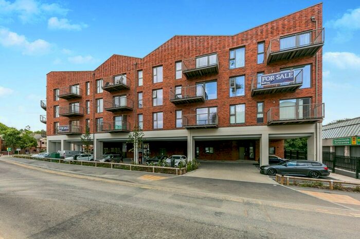 2 Bedroom Apartment To Rent In Walnut Tree Close, Guildford, GU1