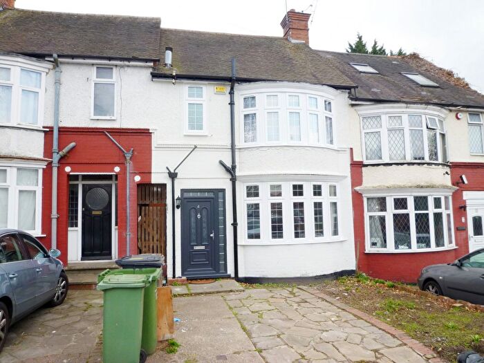 3 Bedroom Semi-Detached House To Rent In Wardown Crescent, LU2