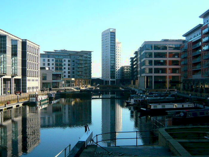 2 Bedroom Apartment To Rent In Magellan House Leeds Dock City Centre, LS10