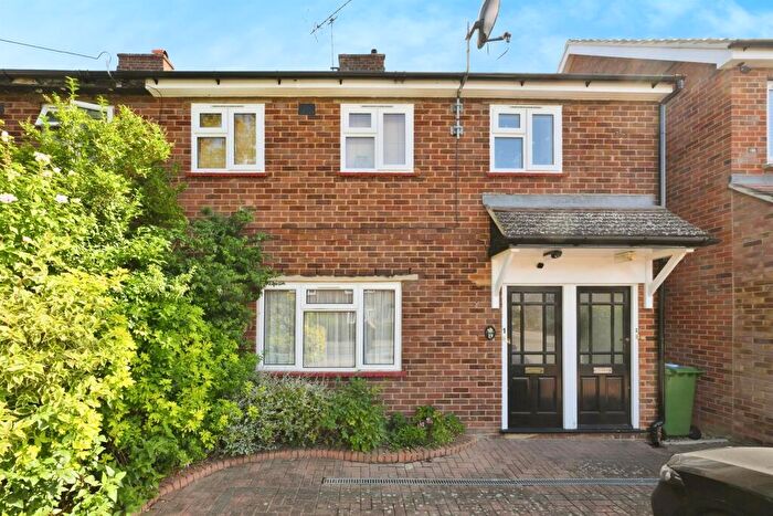 1 Bedroom Flat For Sale In St. Cuthberts Road, Hoddesdon, EN11