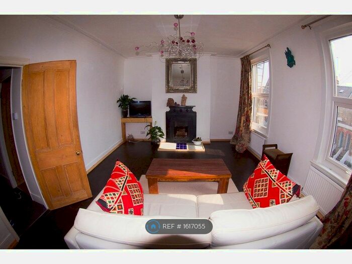 3 Bedroom Maisonette To Rent In Fransfield Grove, London, SE26