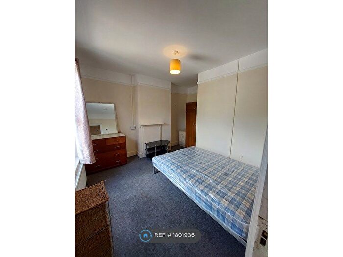 5 Bedroom Terraced House To Rent In Crawley Road, Luton, LU1