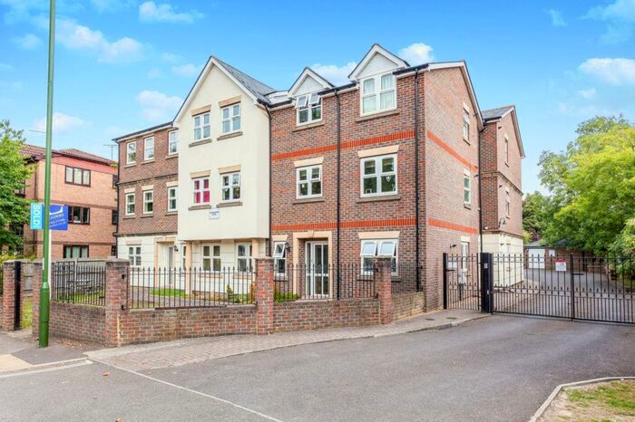 2 Bedroom Flat To Rent In Brighton Road, Horsham, RH13