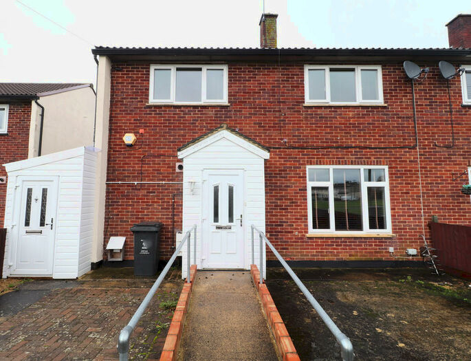 3 Bedroom Semi-Detached House To Rent In Kimberley Road, Swindon, SN3