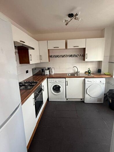 4 Bedroom Semi Detached House To Rent In Oxley Close, London, SE1