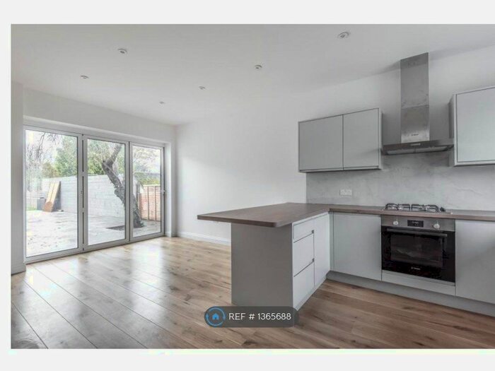 4 Bedroom Semi-Detached House To Rent In Coniston Road, Kings Langley, WD4