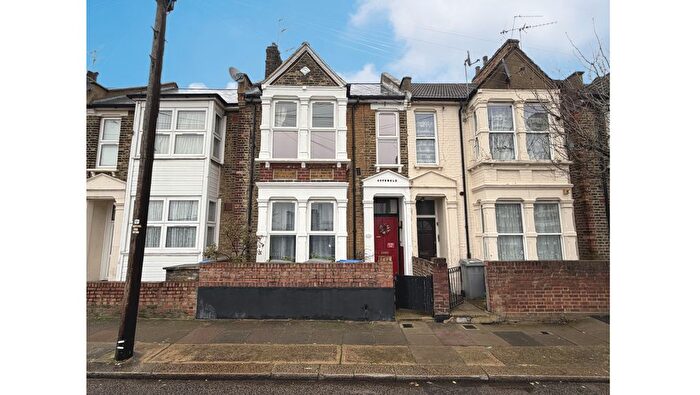 1 Bedroom Flat For Sale In First Floor Flat, Harley Road, Harlesden, London, NW10