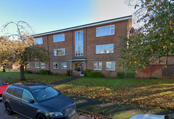 1 Bedroom Flat To Rent In Derwent Court, Garrard Gardens, Sutton Coldfield, B73