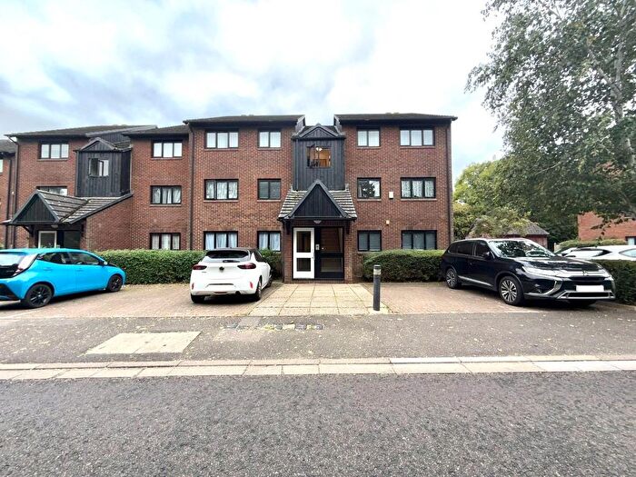 2 Bedroom Flat To Rent In West Quay Drive, Yeading, UB4