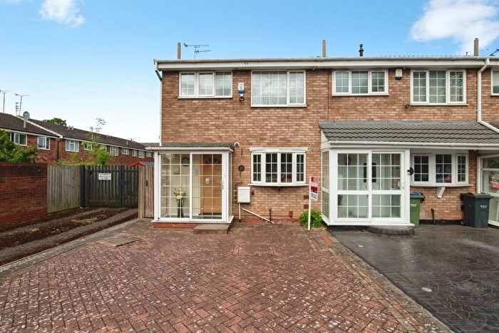 4 Bedroom End Of Terrace House For Sale In Devereux Road, West Bromwich, B70