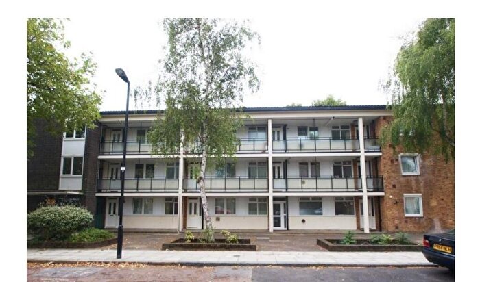 1 Bedroom Apartment For Sale In Gillett House, Campsfield Road, Hornsey, N8